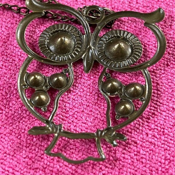Cute, Quirky Owl Necklace - Picture 3 of 5